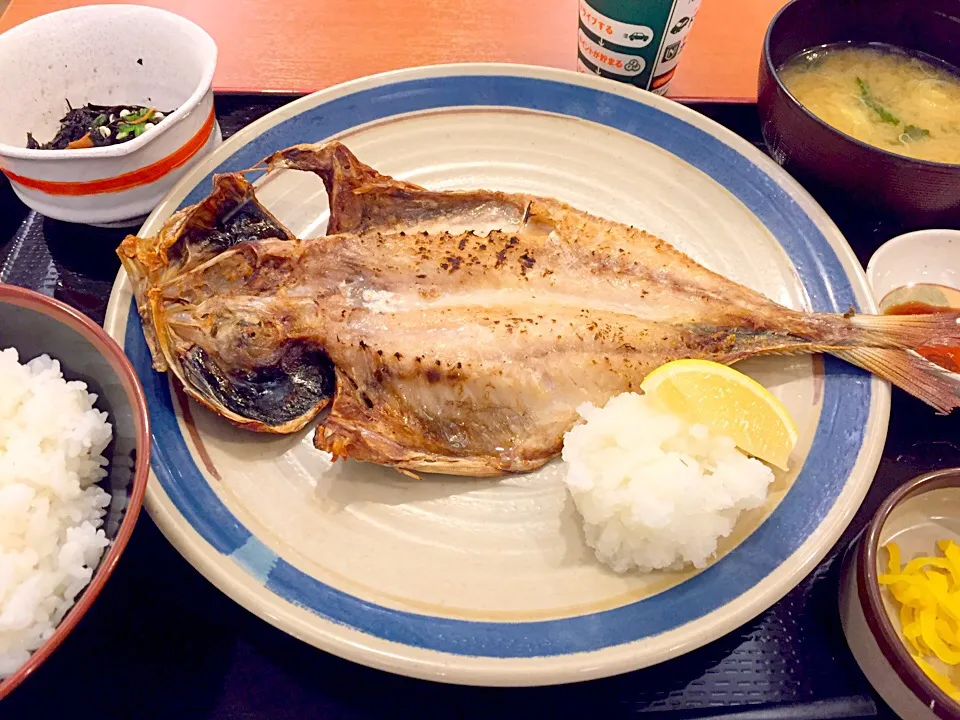 Snapdishの料理写真:干物職人のとろあじ定食|るい姉さん