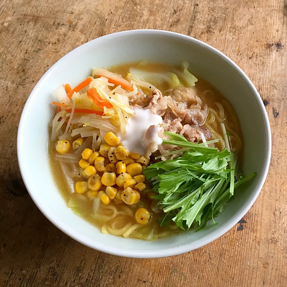 日曜日の昼ごはん‼︎
#お昼ごはん #lunch #ラーメン #ラ王 #味噌ラーメン #酒粕|Yoshinobu Nakagawaさん