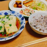 ・十六穀ごはん
・揚げ出し豆腐
・マカロニサラダ
・さつまいもの甘煮(お惣菜)
・ささみ大葉チーズ春巻き(作り置き)
・もやしとキャベツのナムル(作り置き)|ヤマネコさん