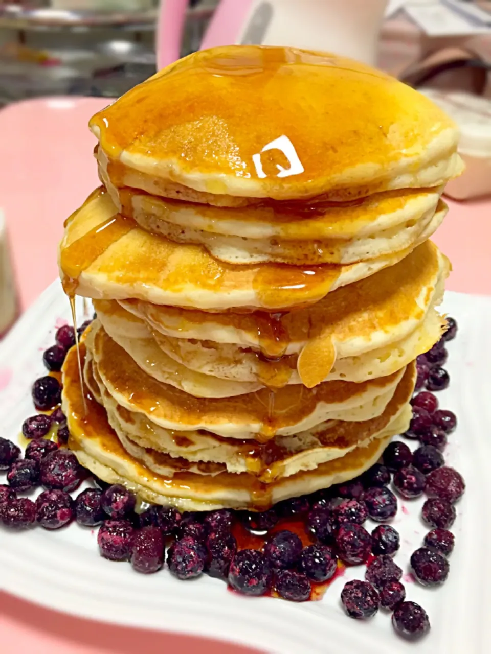 Snapdishの料理写真:エッグスシングスの粉で
スペシャルブルーベリーパンケーキ💕|みかさん