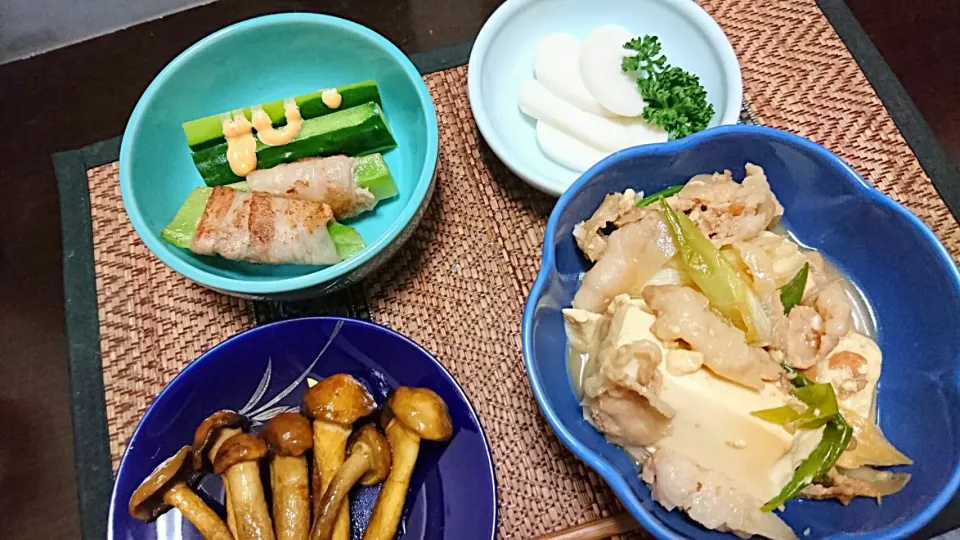 Snapdishの料理写真:蒲鉾&肉巻き&あしながなめこ&肉豆腐|まぐろさん