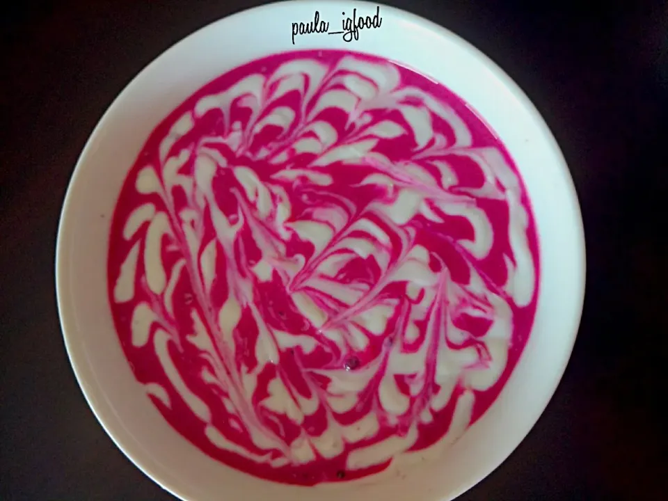 beet Smoothie bowl|paulaさん