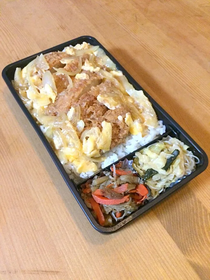 カツの卵とじ弁当🍱|meyou..さん