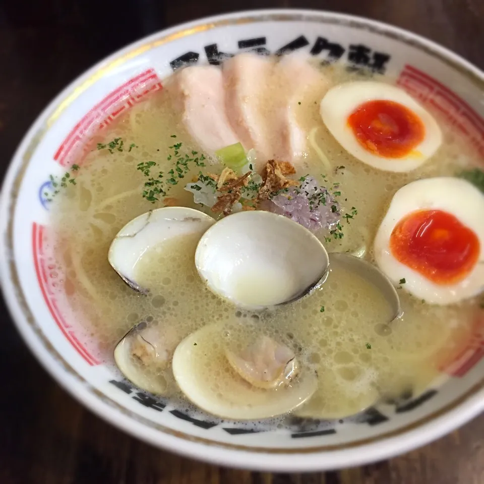 ストライク軒のラーメン  シンカーたまごのせ|まるちゃんさん