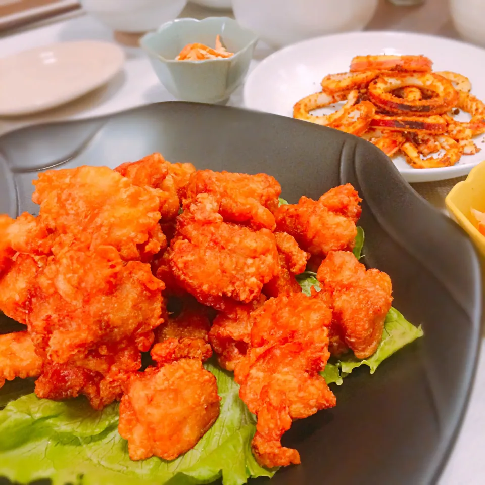 香ばし醤油風味の唐揚げ&イカのカレー炒め🐓🍽|🍎ゆかりんご🍎さん