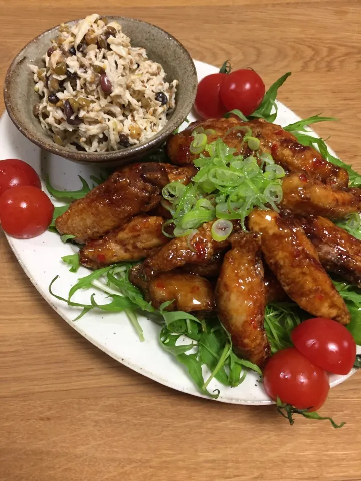 Snapdishの料理写真:ことりちゃん🐤の手羽中の唐揚げ*
    ～ピリ辛ソース和え～🎵と蒸し豆と切り干し大根の粒マスタード和え💕お誕生日おめでとう〜🎉✨|ボンバーさん