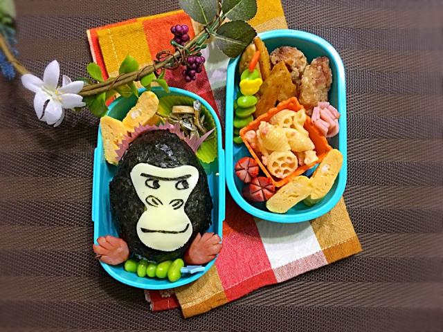 ゴリラ似のM君の食べ残し弁当 Large-portion bento] Hormones, yakiniku, and a lot of rice will