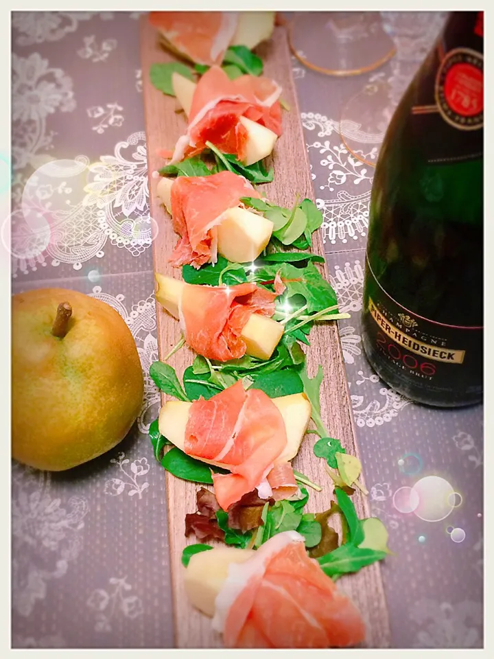 Snapdishの料理写真:ぱあるちゃんのお料理💕生ハム ✨ラ・フランスのオードブル🍾🍸|桜央里さん