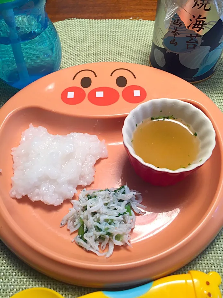 息子クン離乳食 お粥、しらす小松菜和え、お味噌汁、海苔。#食物アレルギー  #のり巻き 海苔大好きっ子 ラクでいいわぁ😅👍|Tomomi Booさん