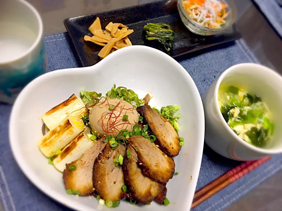 前日のチャーシューで
チャーシュー丼(๑•🐽•๑)|🐱まみちゃぴ🐶さん