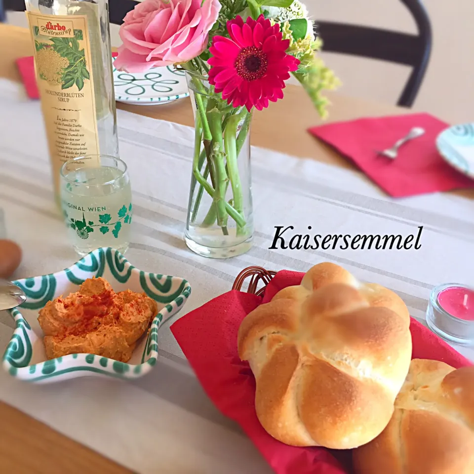 Kaisersemmel オーストリア🇦🇹食事パン|moyukitaさん