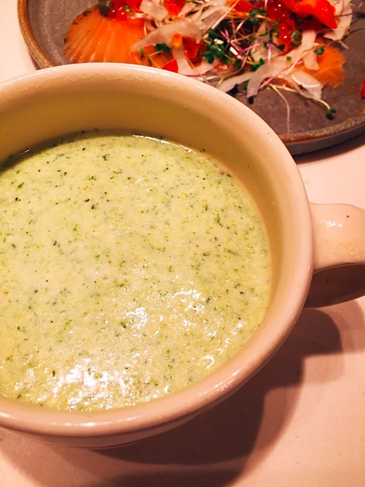 ブロッコリーのクリームスープ

#ブロッコリー #クリーム #スープ
#broccolisoup #broccoli|hipboaさん