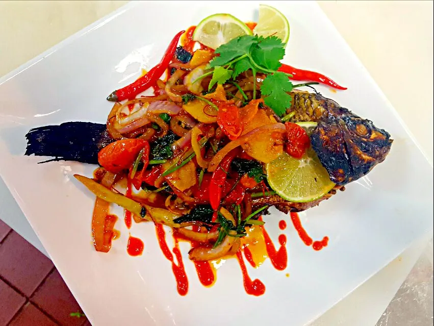 Thai style whole tilapia..|chef Charlesさん