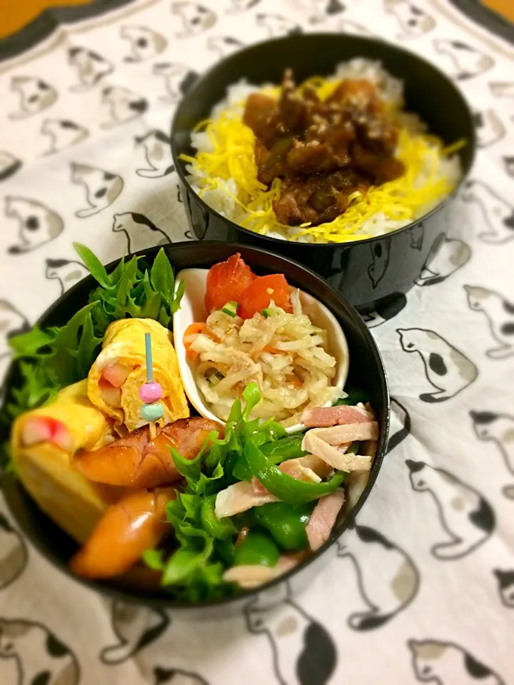 Snapdishの料理写真:わたくし弁当🎶
スタミナチキン丼
大根サラダ
ウイン
お斑入り卵焼き
ピーマンとハムのサッと炒め|BooBooさん