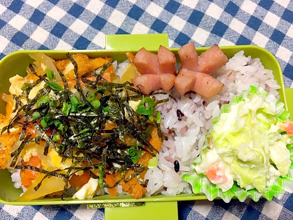 チキンカツ丼弁当😘💕|みっちゃんさん