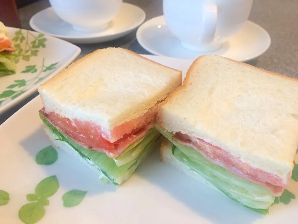 BLTサンドイッチとスペシャリティコーヒー|ユキ❄︎ミライさん