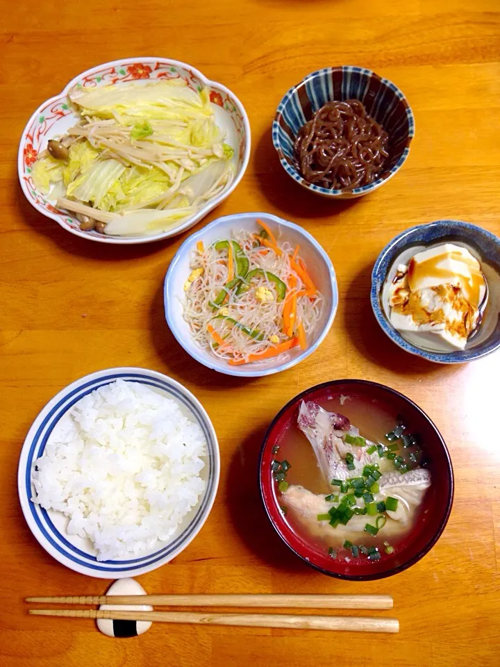 Snapdishの料理写真:2017.01.11#和食 #幼児ご飯 #素朴ごはん #朝ご飯 

＊鯛のあらでお味噌汁
＊7分づきごはん
＊こんにゃくきんぴら
＊温やっこ
＊炒め春雨(ピーマン人参卵)
＊蒸し野菜(白菜白葱えのきしめじ)|NAKAMOTO'Sさん