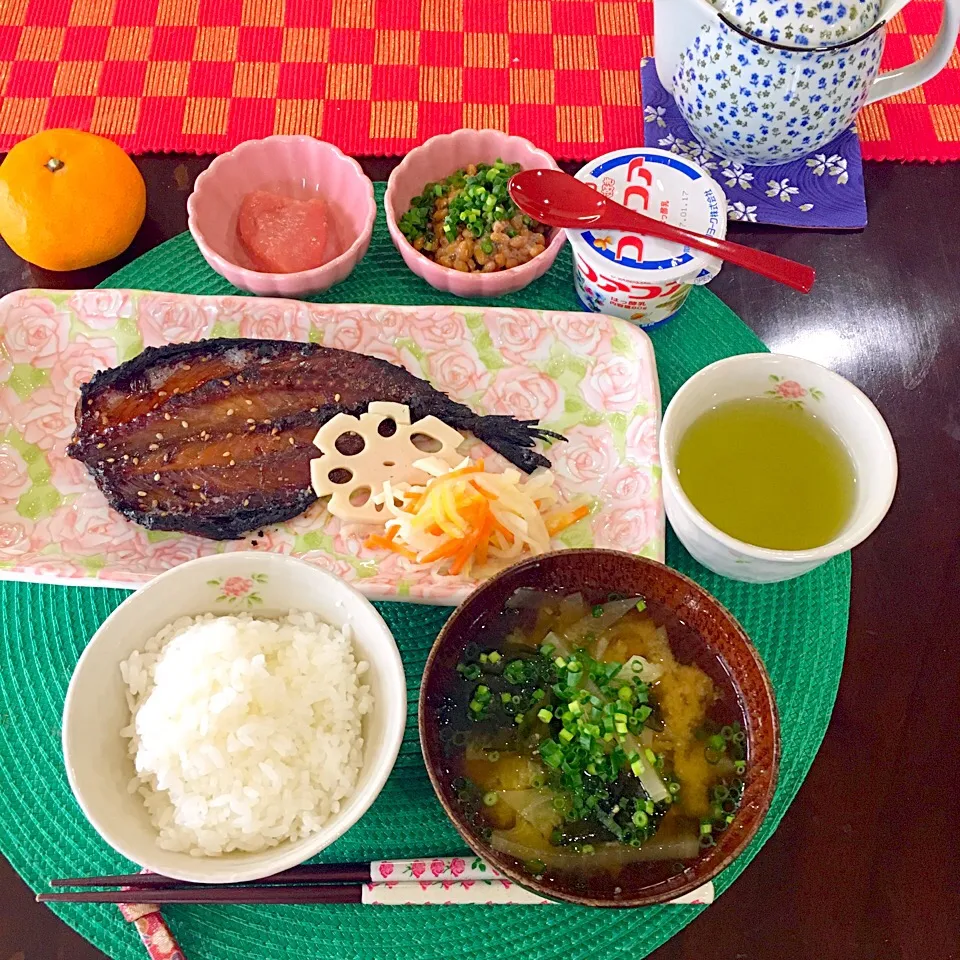 朝ごはん…お魚焦がした💦|Seikoさん