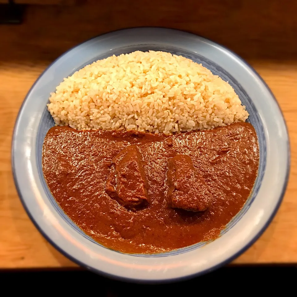 Snapdishの料理写真:【1年1000カレー】1月9日 もうやんカレー大忍具／和牛ホホ肉ビーフカレー 普通盛り 5辛 1,200円【No.68/1,000】|かれぇ☆はんたぁさん