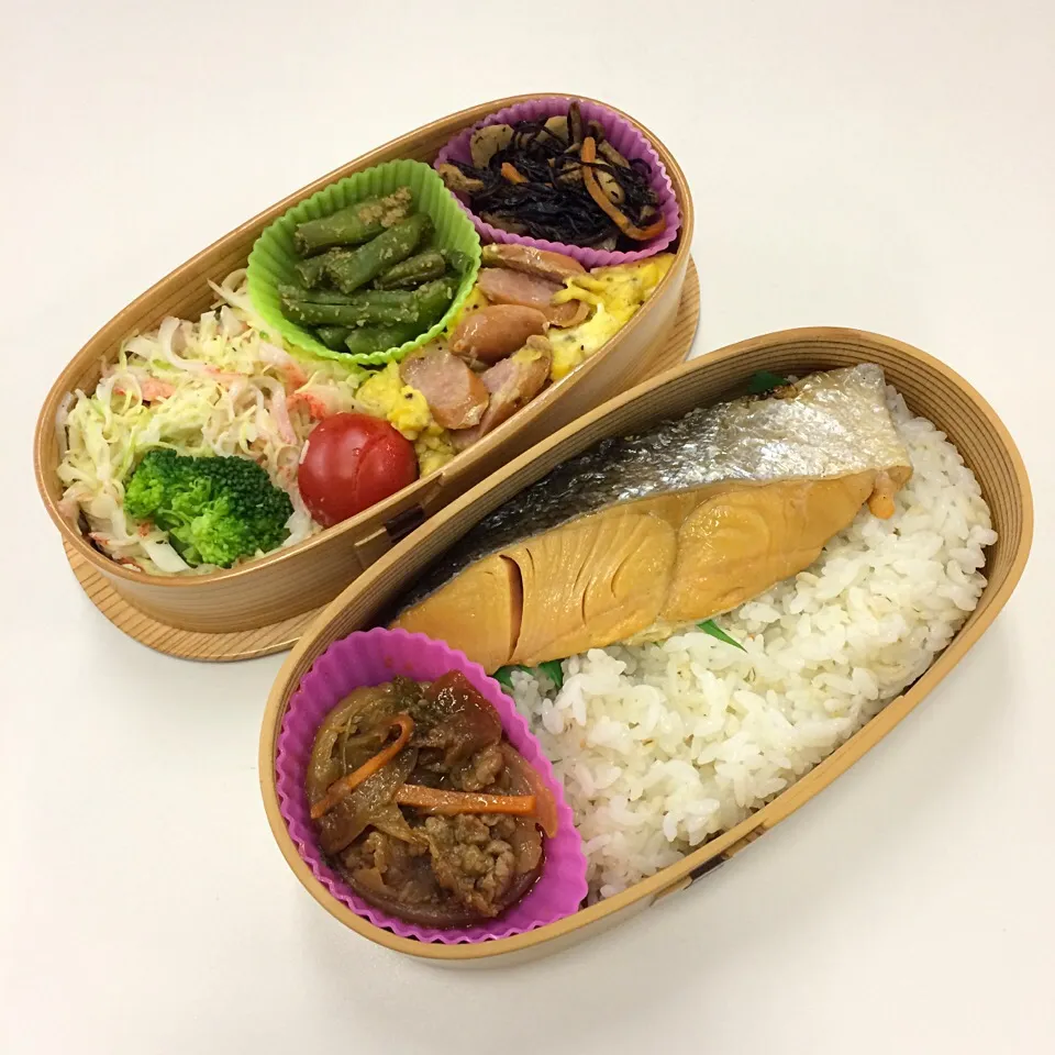 弁当（甘塩鮭、プルコギ、五目ひじき、インゲン胡麻和え、ソーセージと玉子炒め、カニマヨサラダ）|SasaMasa213さん