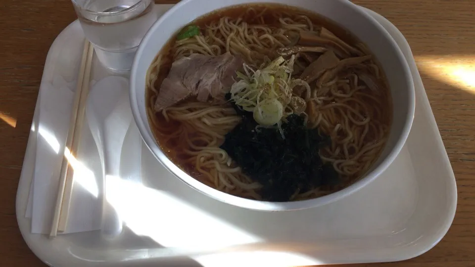 Snapdishの料理写真:醤油ラーメン🍜|おっちさん