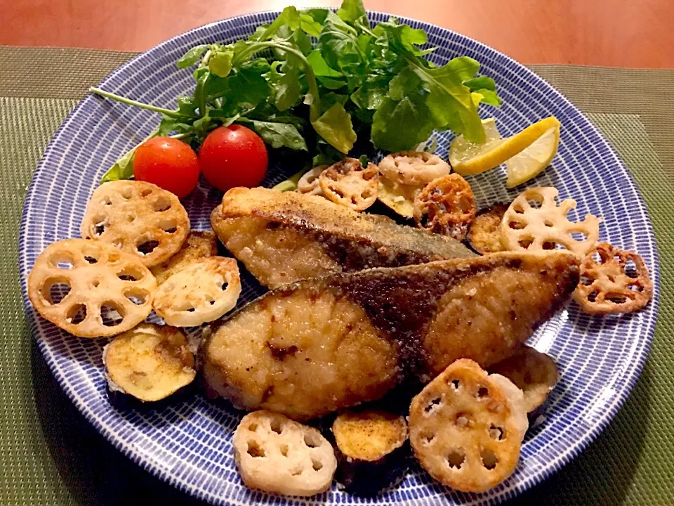 Snapdishの料理写真:Fried yellowtail&vegetables🐟鰤と蓮根､茄子の竜田揚げ|🌈Ami🍻さん