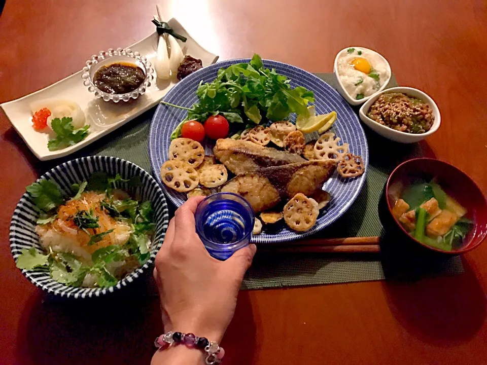 Snapdishの料理写真:Today's Dinner🍴前菜･鰤と野菜の竜田揚げ 塩檸檬･しそ白魚丼･大和芋&ｵｸﾗ･めかぶ納豆･小松菜と玉ねぎさつま揚げのお味噌汁|🌈Ami🍻さん