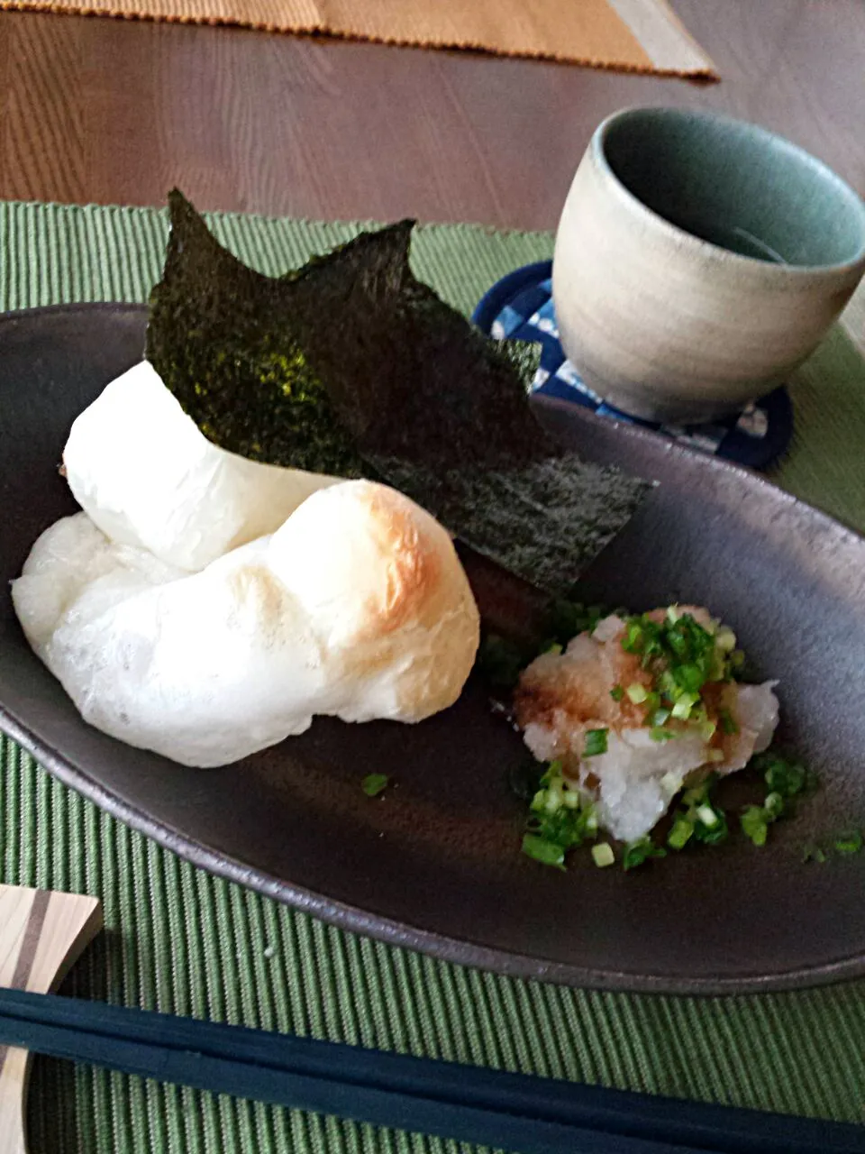 Snapdishの料理写真:焼き餅　大根おろしで😋|おちゃわんさん