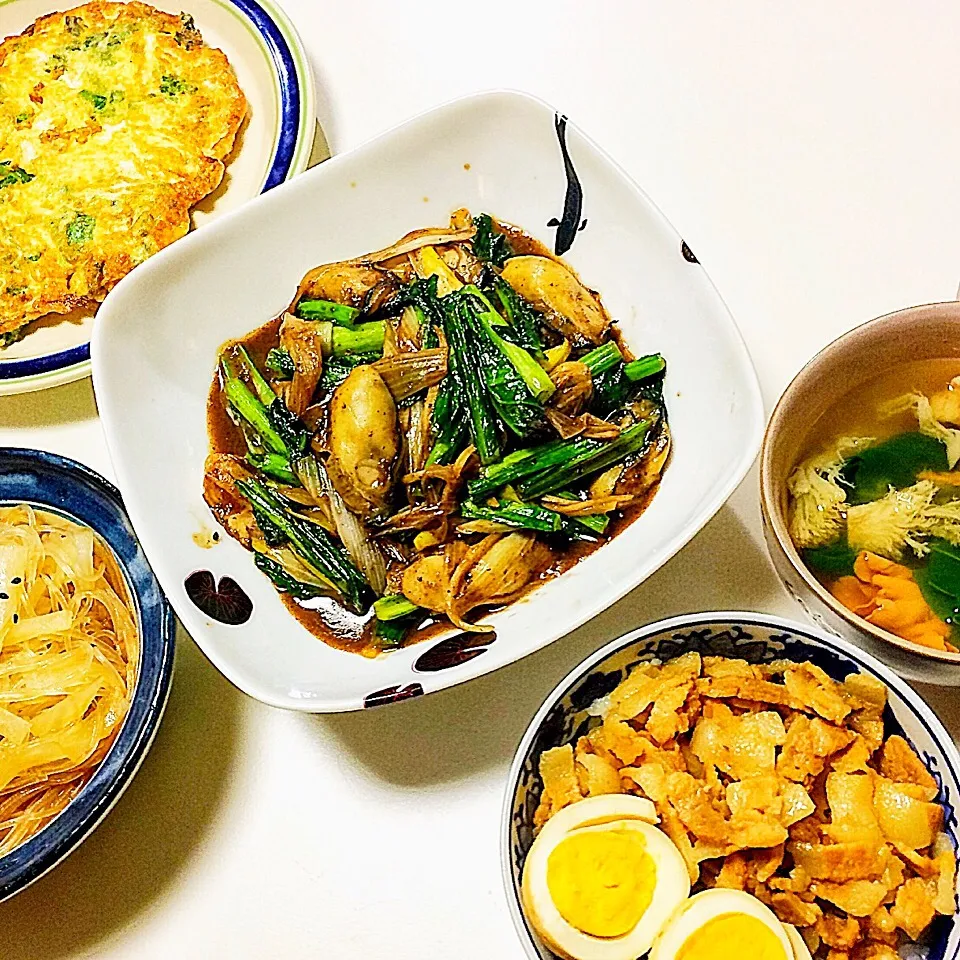 魯肉飯、牡蠣と青菜の豆鼓炒め、カブの漬け物の玉子焼き、春雨サラダ、キノコのスープ|鯨井 真由美さん