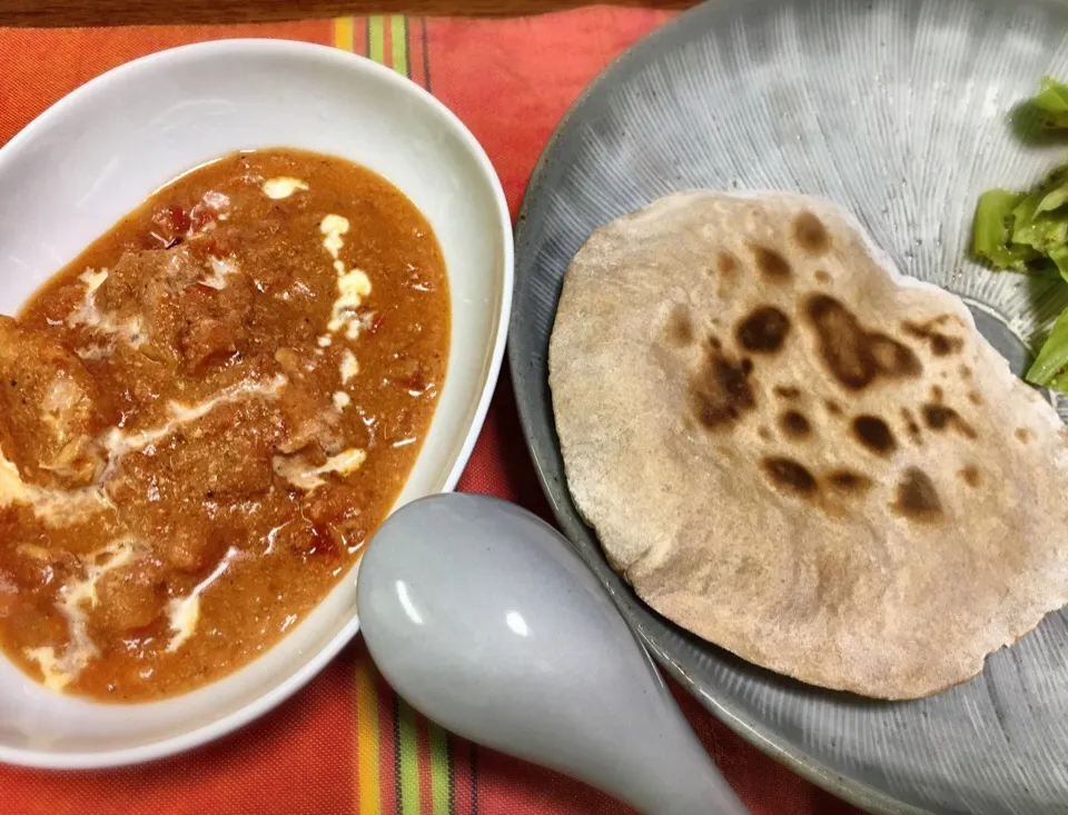 Snapdishの料理写真:バターチキン💖チャパティとともに😝|もっちさん