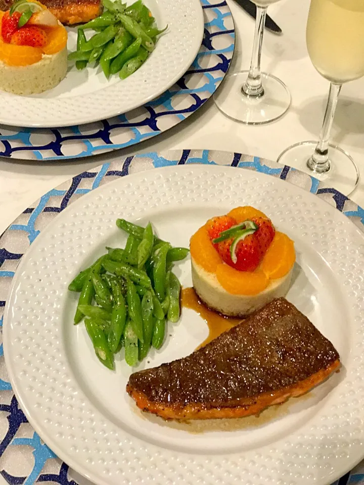 Teriyaki Salmon with a side of Cauliflower Rice & Steam French Beans.|Aunty Gさん