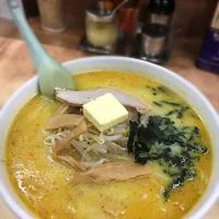 青森名物 「味噌カレー牛乳ラーメン」
 バター入り♪ (´∀｀)|Shintaro Yanoさん