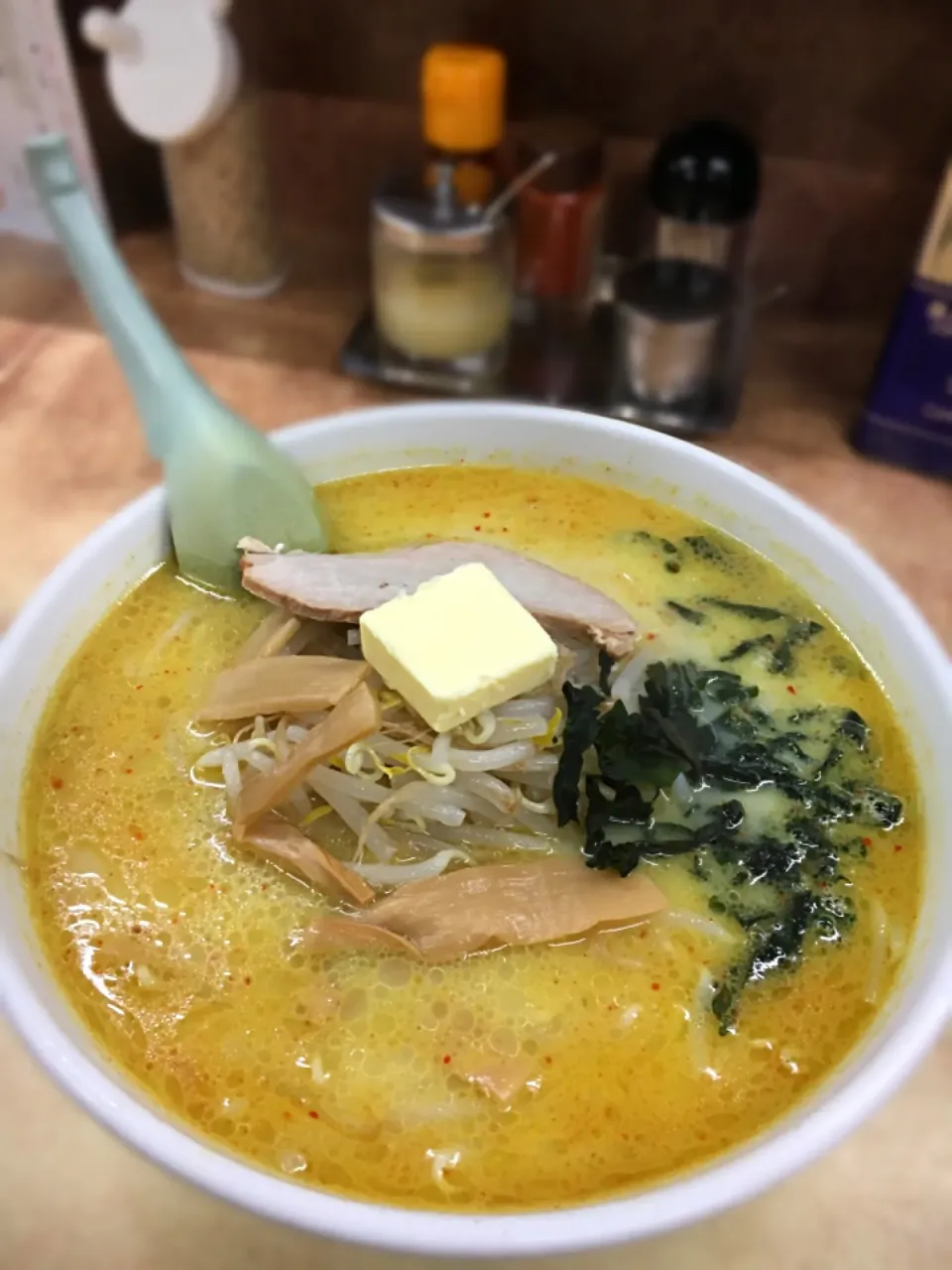 青森名物 「味噌カレー牛乳ラーメン」
 バター入り♪ (´∀｀)|Shintaro Yanoさん