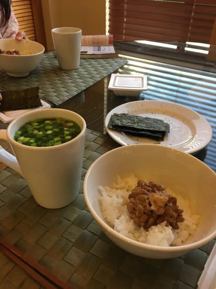 おはようございます😃 ハワイ島最後の朝食は、納豆ご飯と味噌汁！|PegaOさん