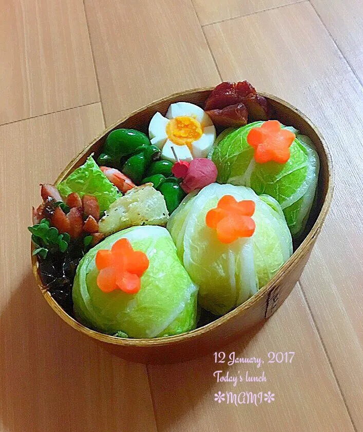 2017.1.12木曜日のお弁当✩自家製糠漬け白菜巻きおにぎり＆おかず
#お弁当|mamiさん