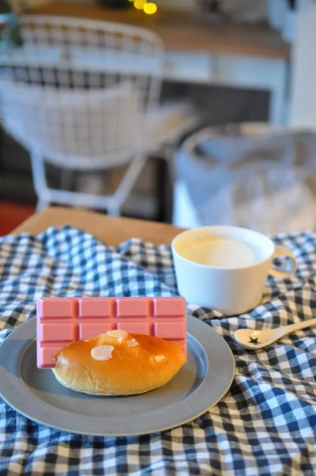 ROYCEの板チョコパンで朝ごパン♬|kayokoさん