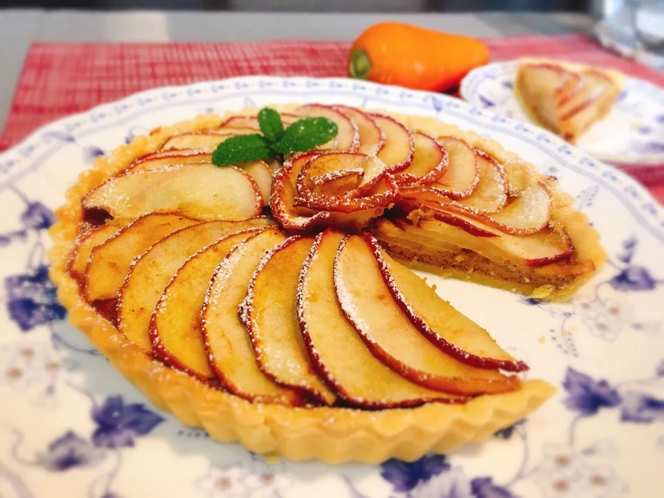 さわこさんの料理 ノンオイルフィリングで‥紅玉と人参のタルト🍎|kiyoさん