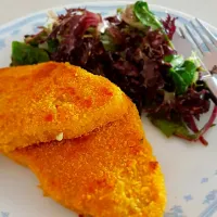 Snapdishの料理写真:Chicken snitzell with salad|Georginaさん