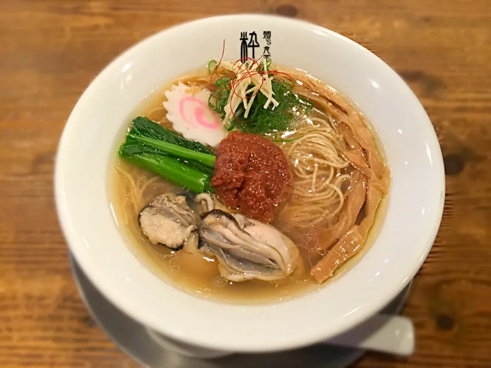 Snapdishの料理写真:味噌とき牡蛎の琥珀らぁ麺|麺's食堂粋蓮さん