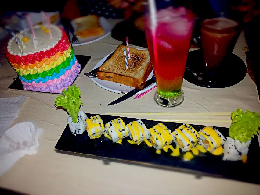 Californian Roll, Jamaican Cocktail, Rainbow Cake|Kjohärtantå McMaéさん