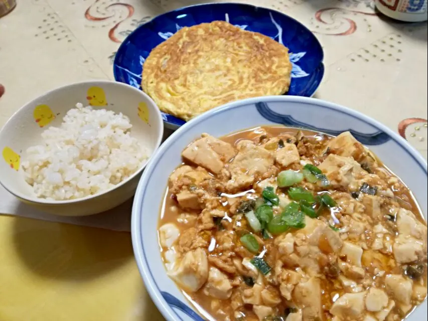 晩ご飯
麻婆豆腐とモヤシオムレツ|korinoさん