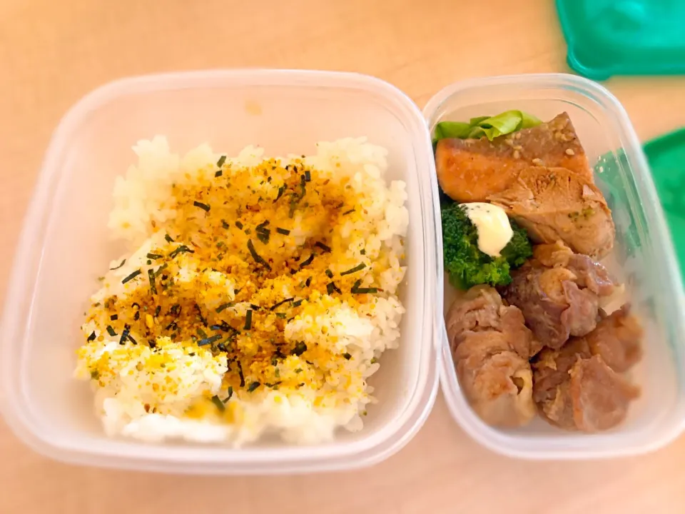 小梅太夫似のカズキ君が作ってくれた美味しいお弁当！長ネギ一枚皮剥いて欲しかったなーw|カズキ君の料理🍳😋💕たまに私🤓さん