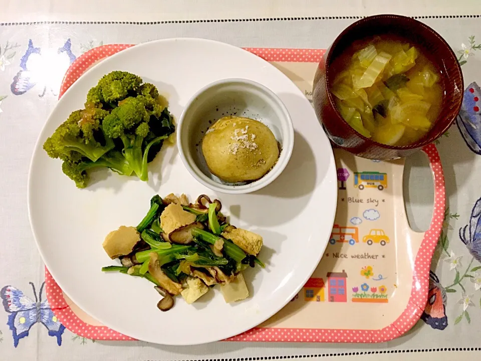 Snapdishの料理写真:ベジ料理♡小松菜と高野豆腐の中華炒めのご飯|みよさん