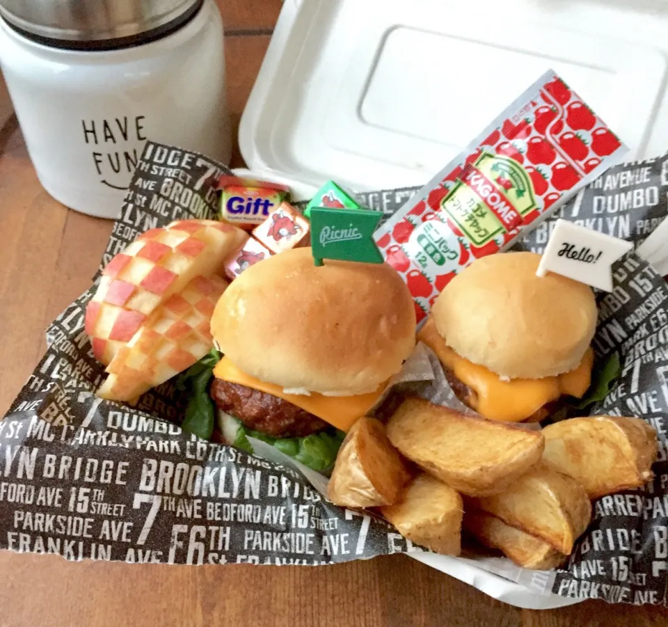 チーズバーガー弁当🍔🍟|カタツムリさん