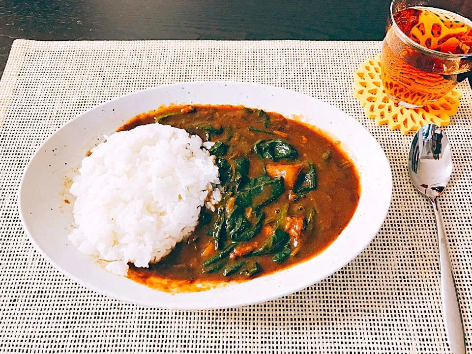 牛すじとほうれん草のカレー|tomotaさん