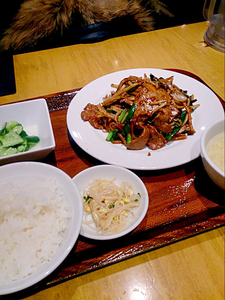 紅虎餃子房でレバニラ定食ランチ♪|しまだ ちえこさん