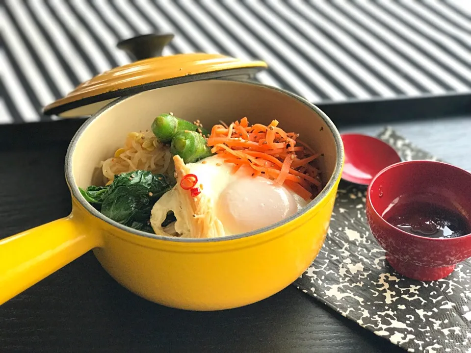 Snapdishの料理写真:野菜たっぷりビビンバ丼|KyokoKさん