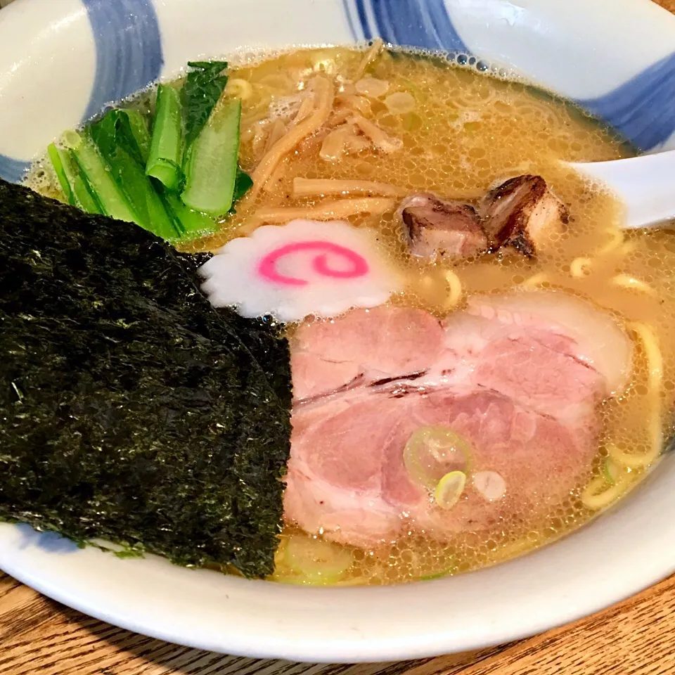 Snapdishの料理写真:特製醤油ラーメン|masaumeさん