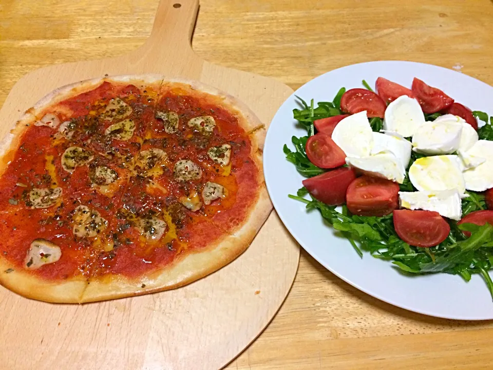 Completo di Pizza Marinara e insalata Servatico|ダンナさん