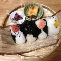 Snapdishの料理写真:ザ・おむすびランチ|D⍢⃝T.RECIPE 管理栄養士さん